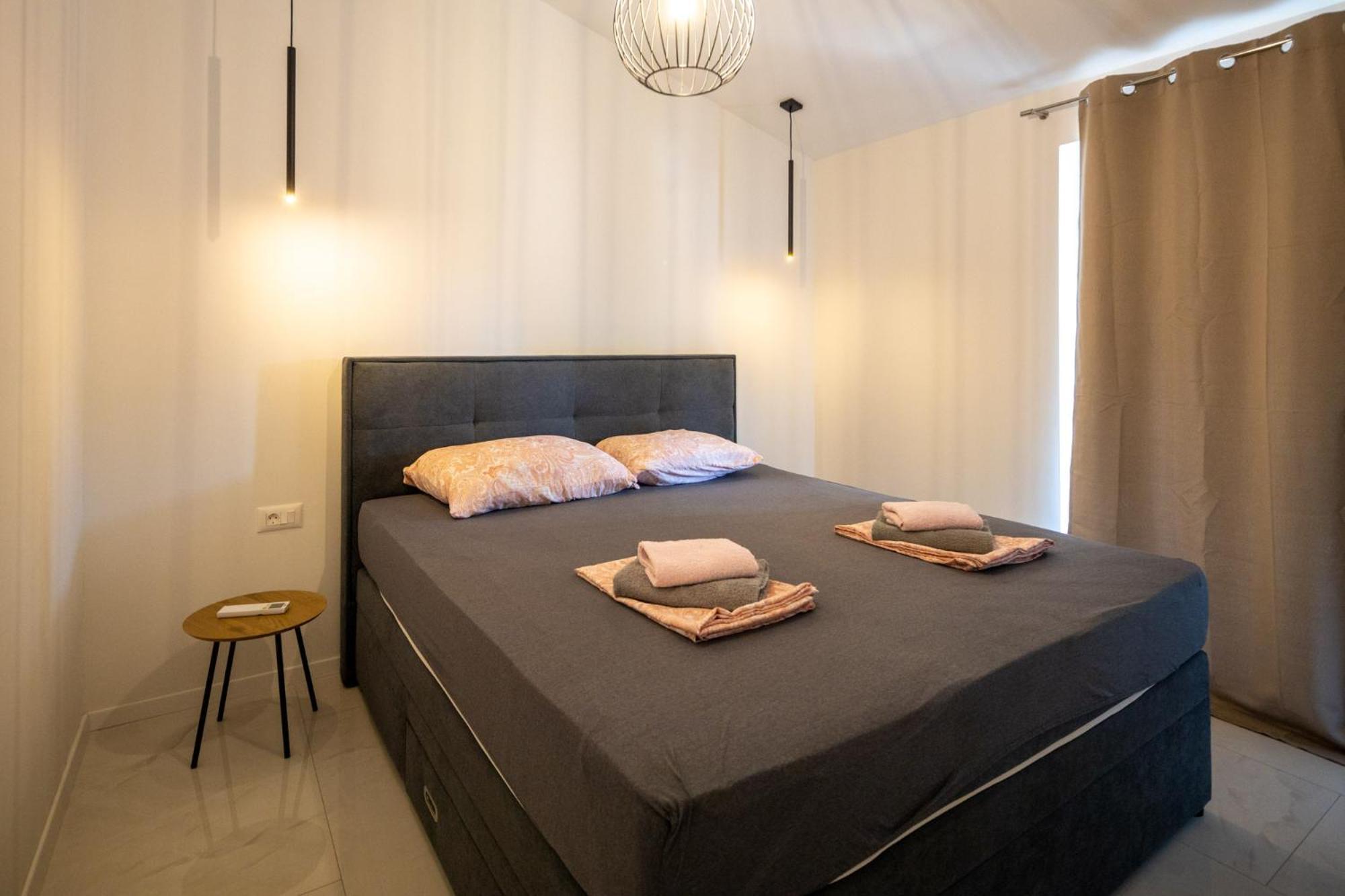 Ante & Ivano Biograd With Pool Apartamento *