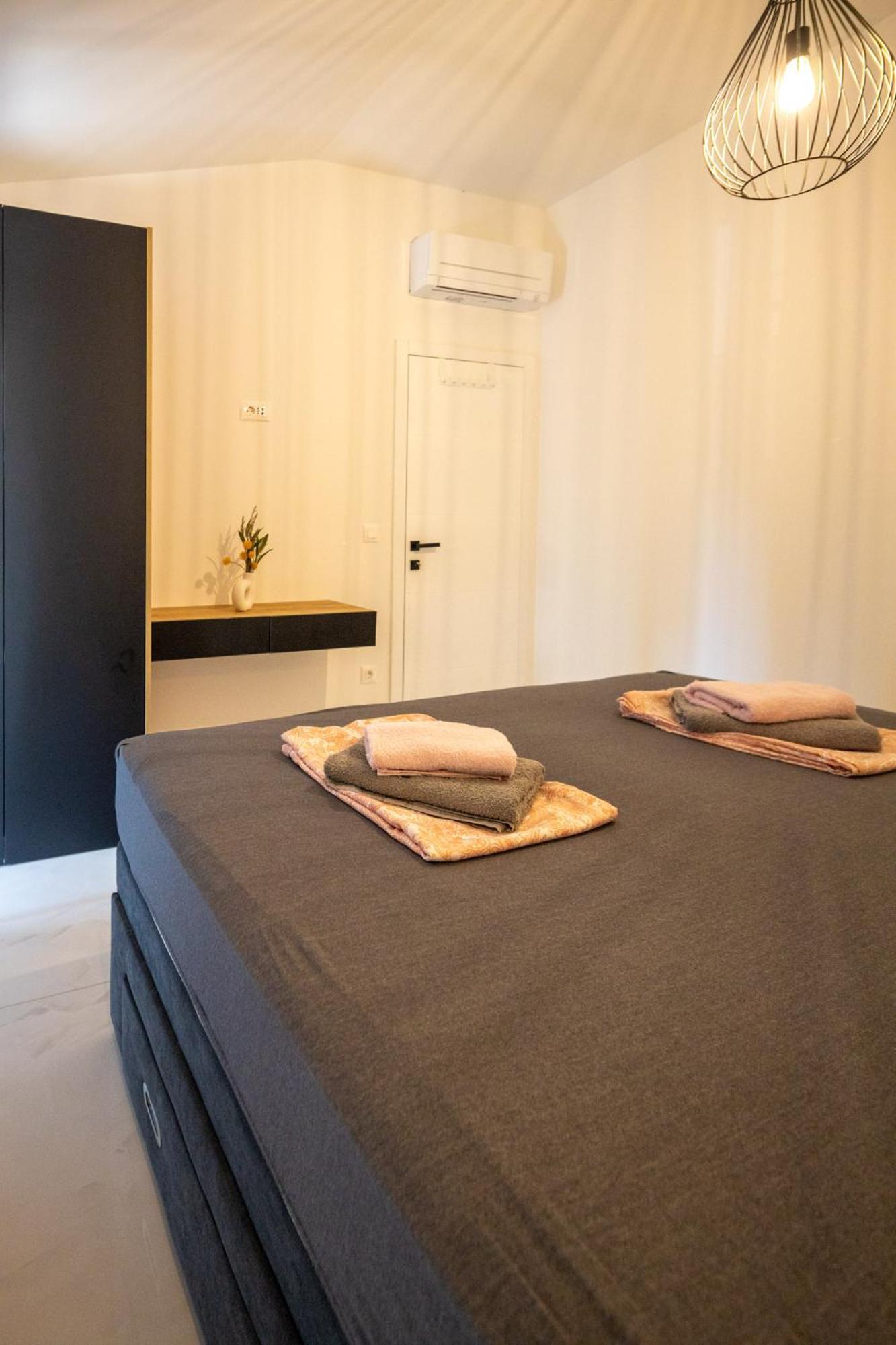 Ante & Ivano Biograd With Pool Apartment *