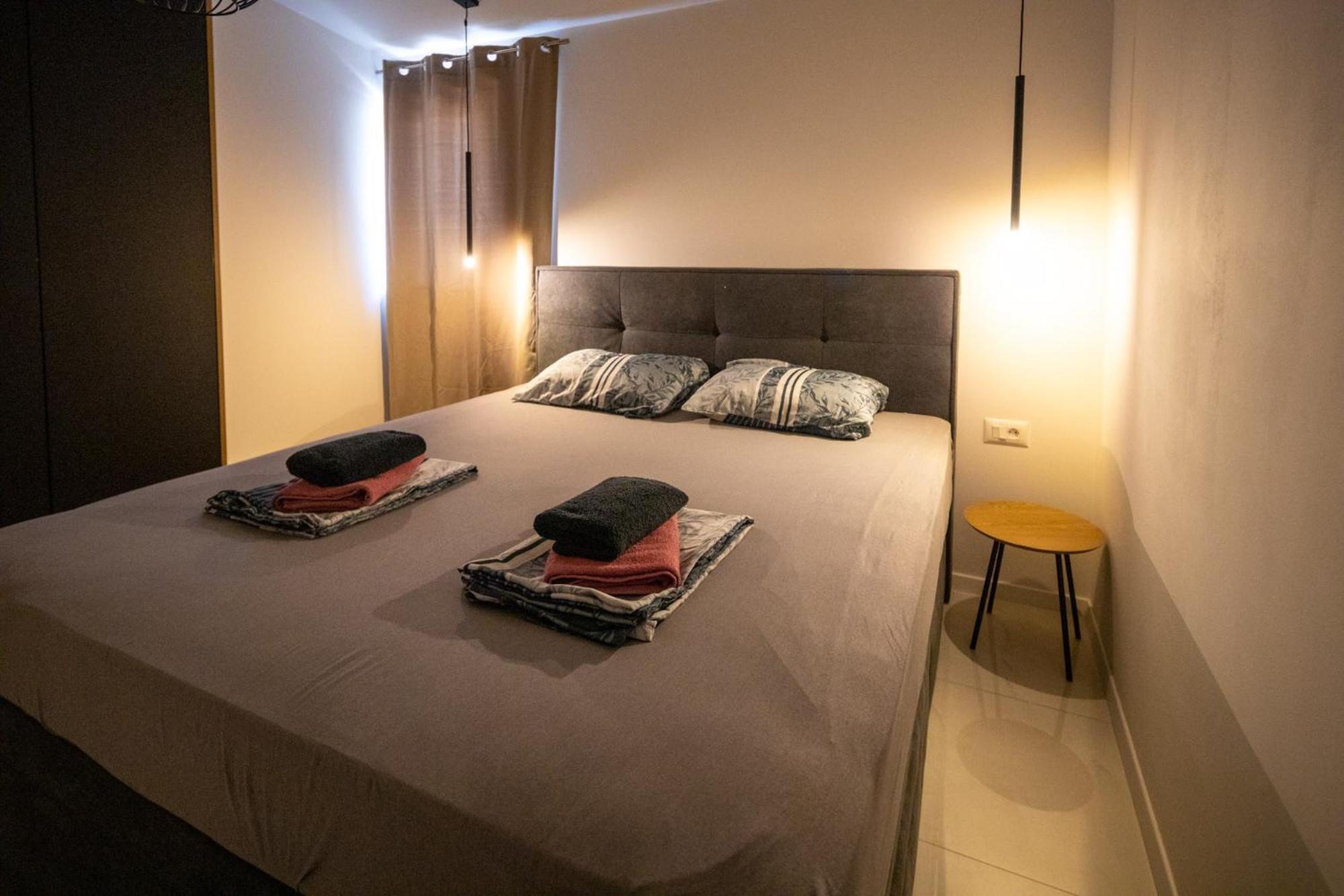 Apartment Ante & Ivano Biograd With Pool *
