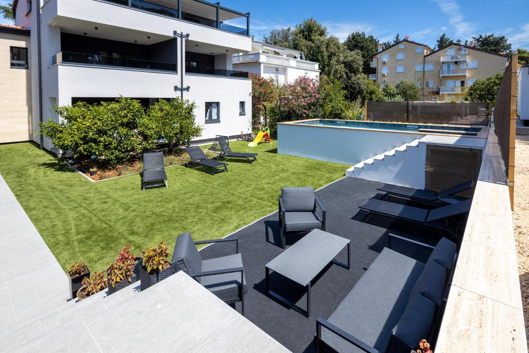 Ante & Ivano Biograd With Pool
