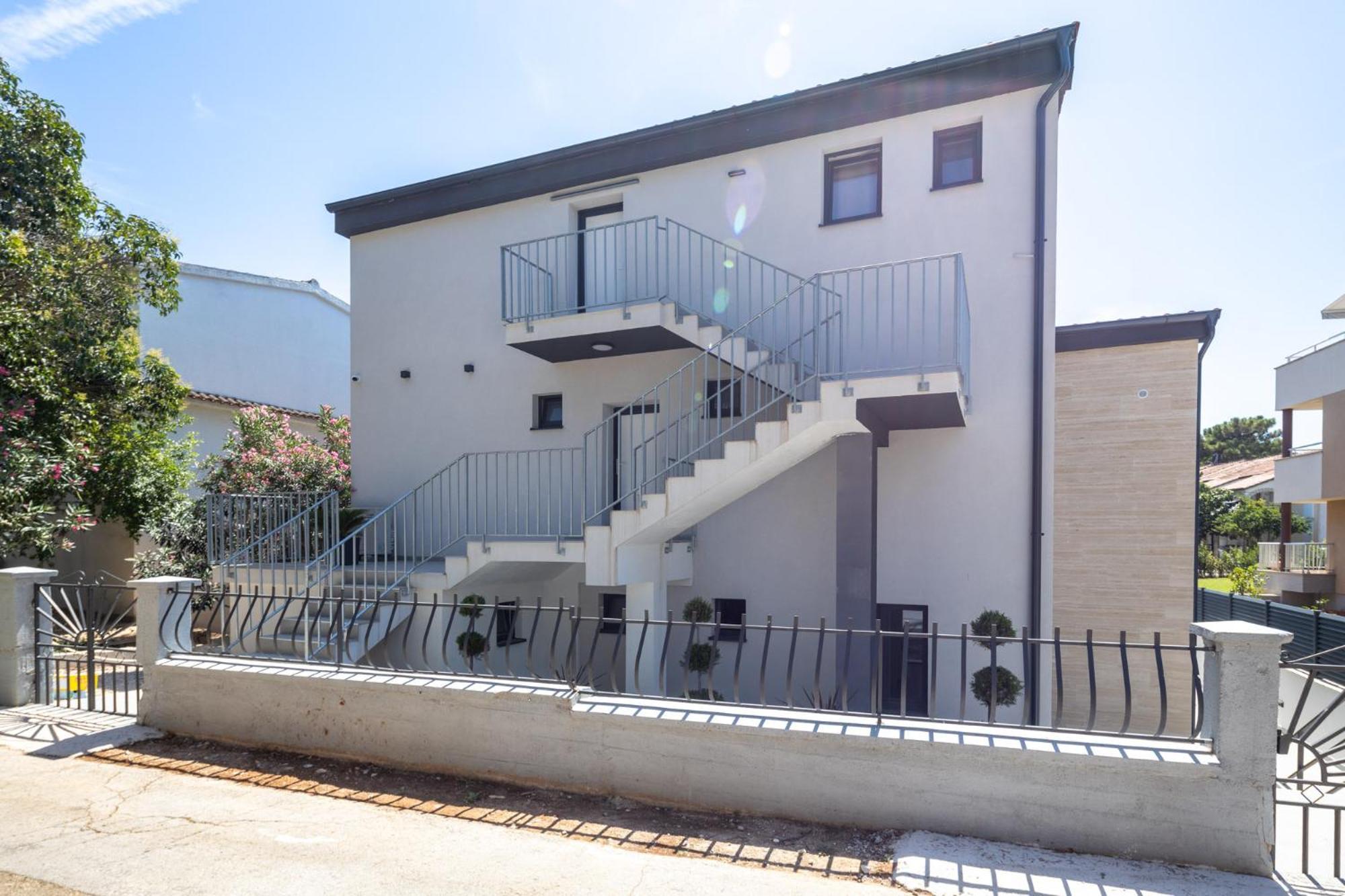 Apartment Ante & Ivano Biograd With Pool